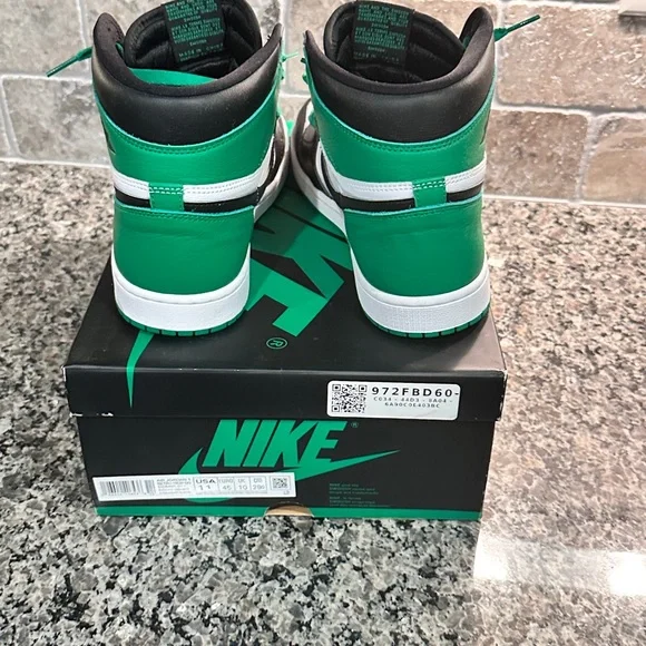 SOLD!!!! Nike Jordan 1, Lucky Green. Size 11, NIB - Picture 4 of 6